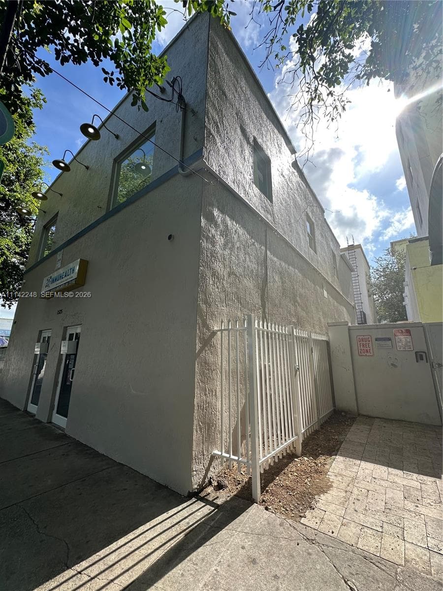 1525-27 NW 3rd Ave, Miami FL 33136