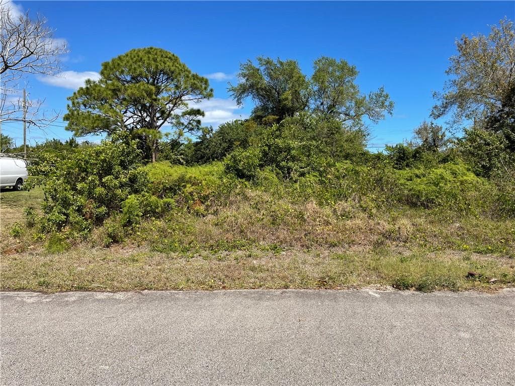 O O Barcelona Avenue, Fort Pierce FL 34946