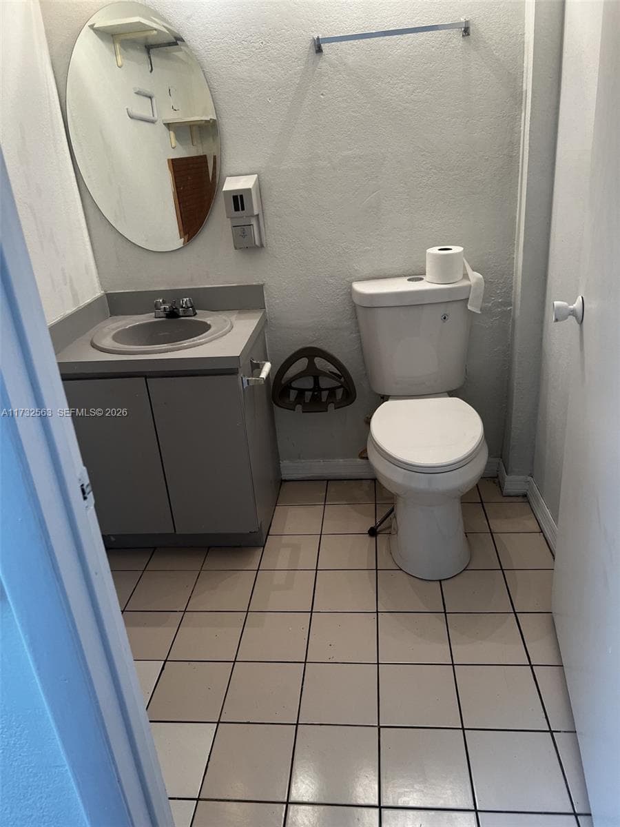 1948 NE 123rd St # 105, North Miami FL 33181