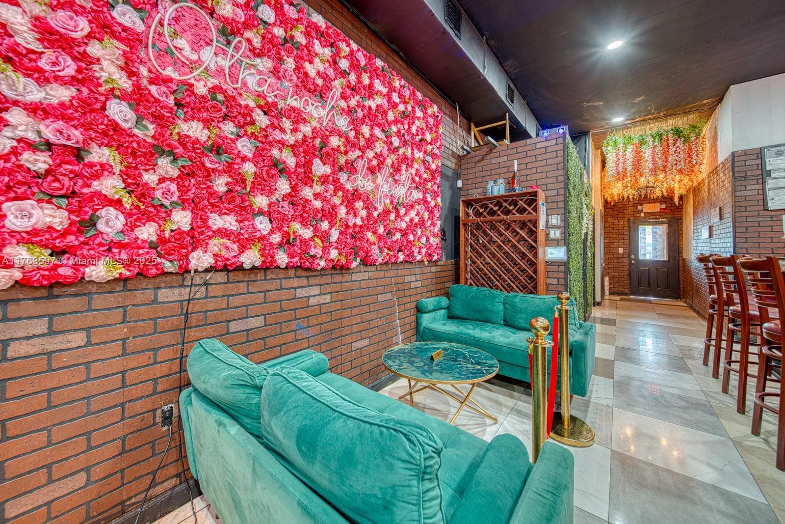 HIGHLY PROFITABLE Restaurant-Bar For Sale on 8th St, Miami FL 33144