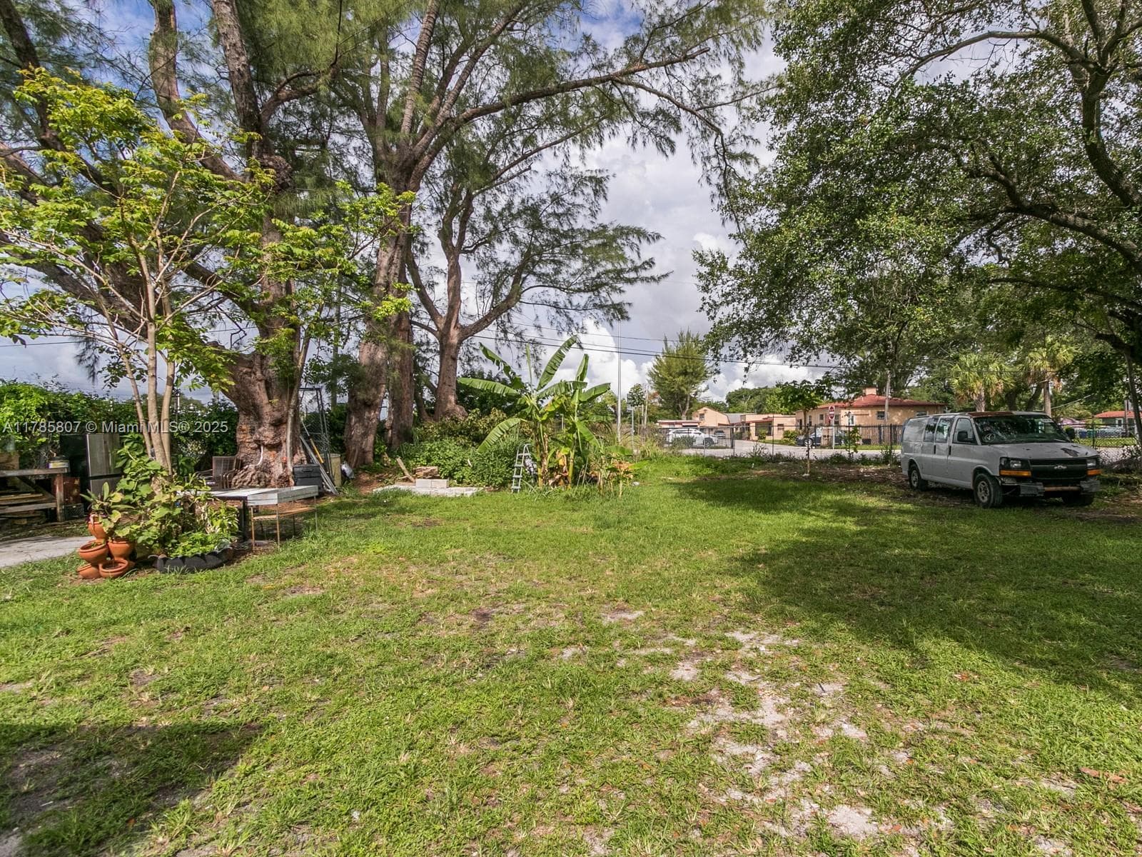 7946 NW 12th Pl, Miami FL 33147