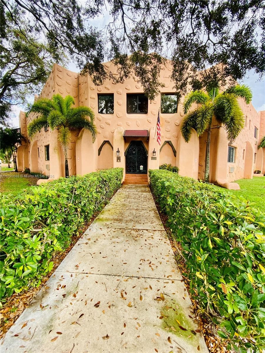 200 Azure Way, Miami Springs FL 33166