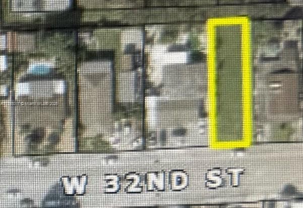 137 W 32 ST, Hialeah FL 33012