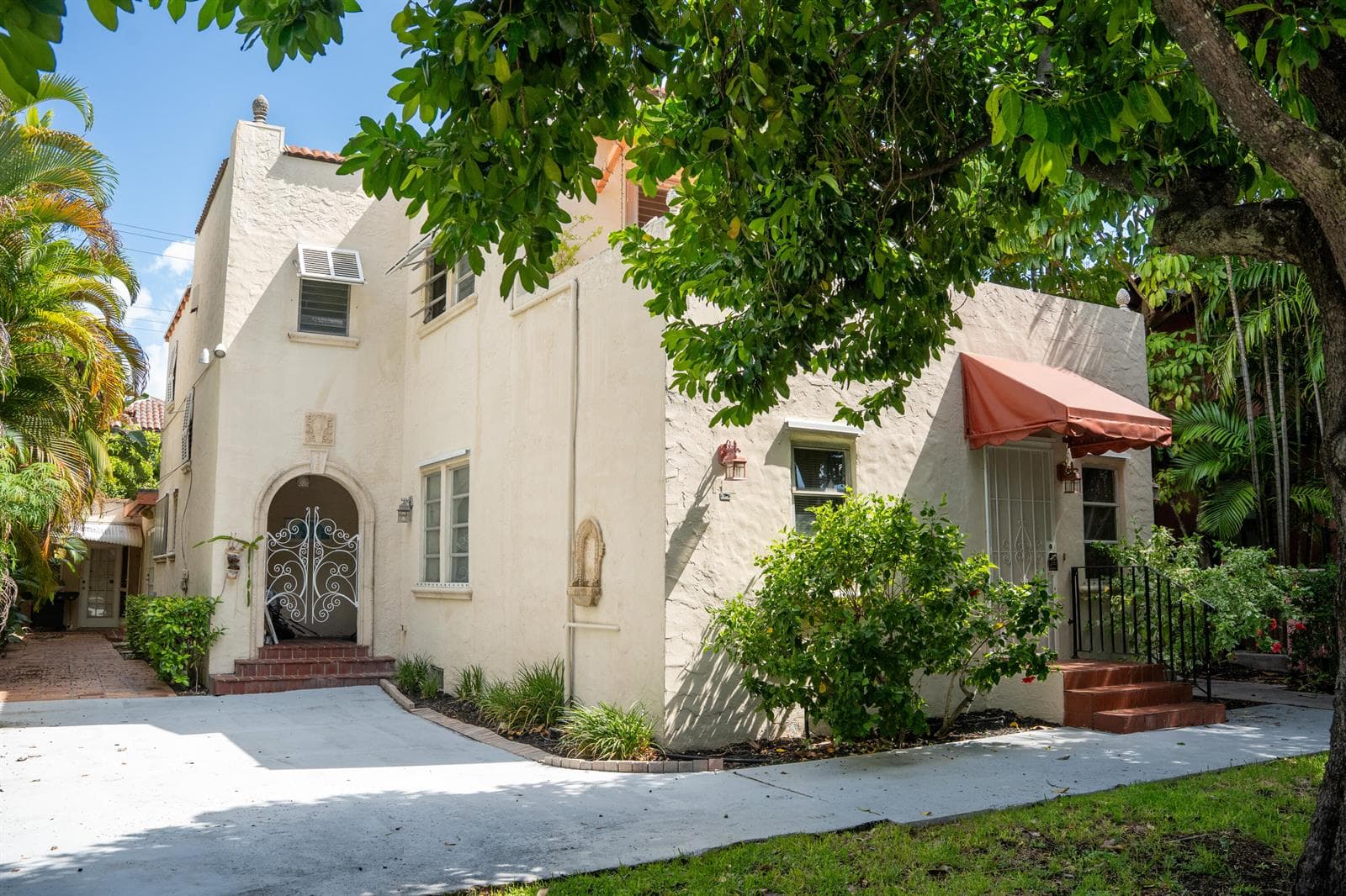 219 Seminole Avenue, Palm Beach FL 33480