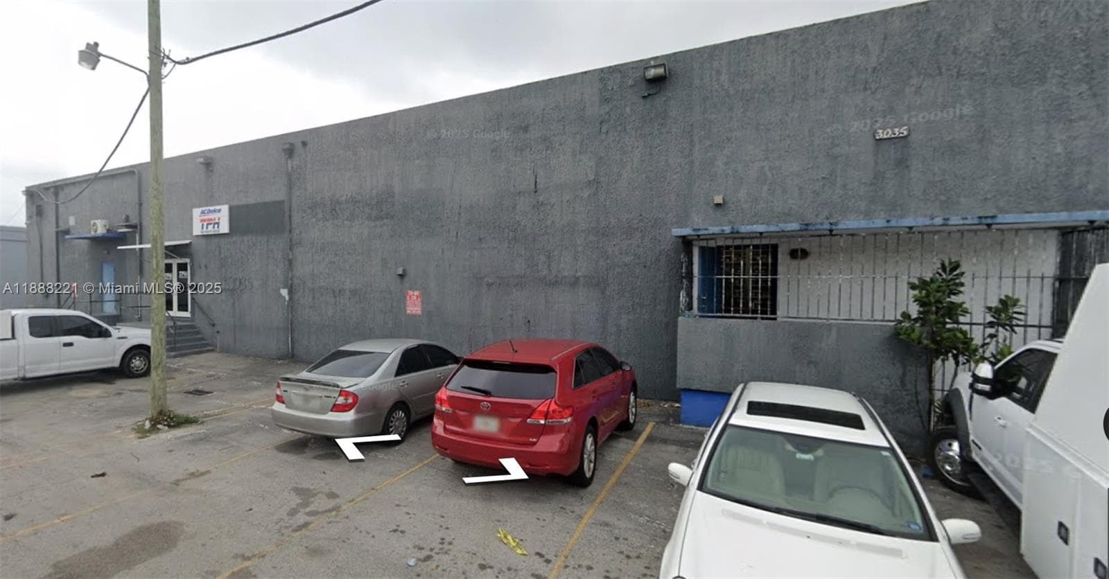 3035 NW 40th St, Miami FL 33142