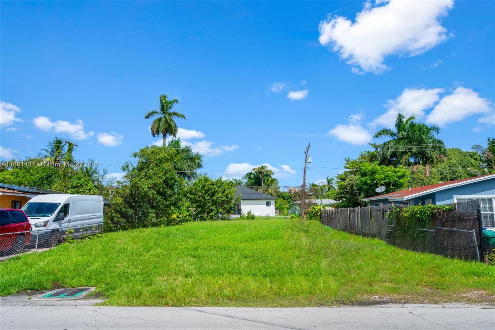 1453 NE 117th St, Miami FL 33161