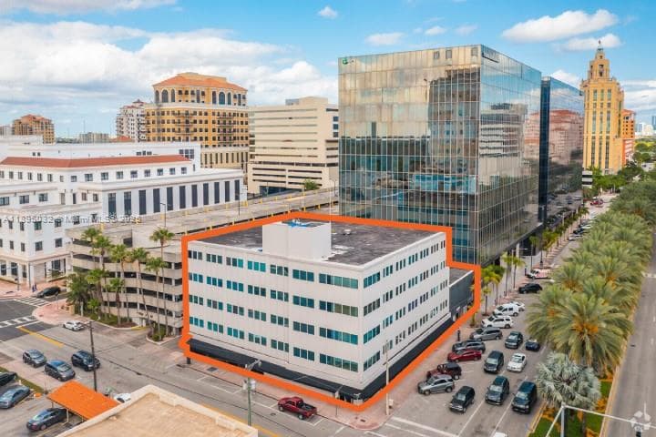 299 Alhambra Cir # 275, Coral Gables FL 33134