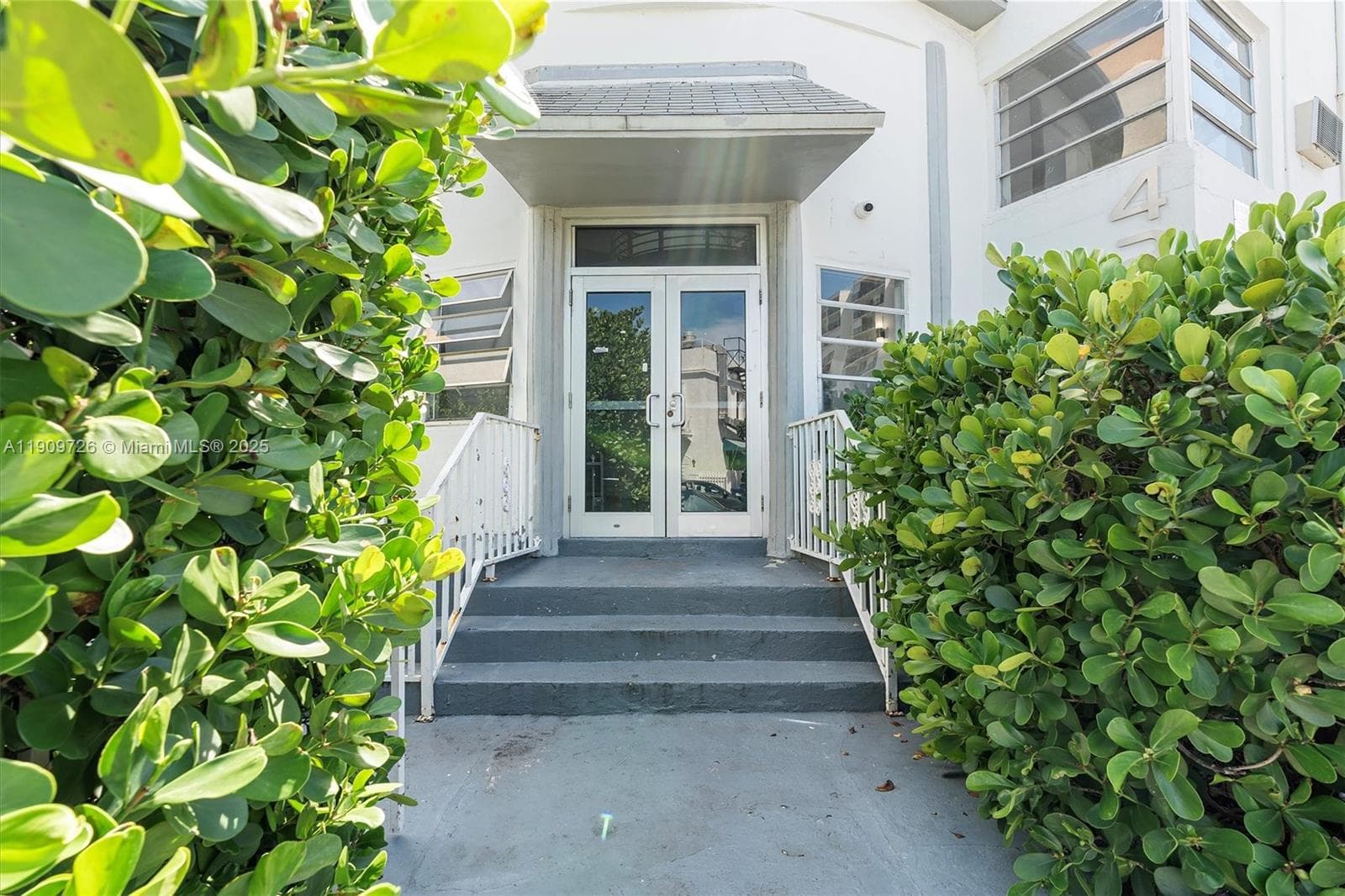 420 78th St, Miami Beach FL 33141