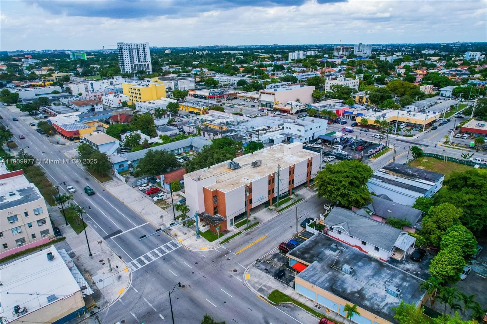 1901 SW 1st St, Miami FL 33135