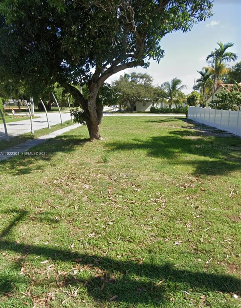 1452 Jefferson St, Hollywood FL 33020