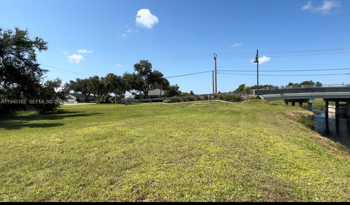 401 Rotonda Cr, Port Charlotte FL 33947