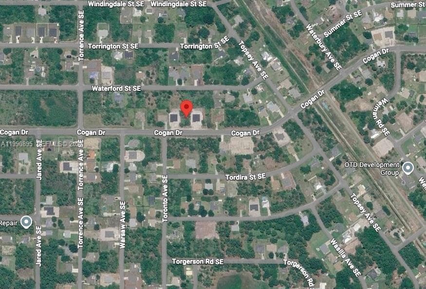 2065 SE Cogan Dr, Palm Bay FL 32909