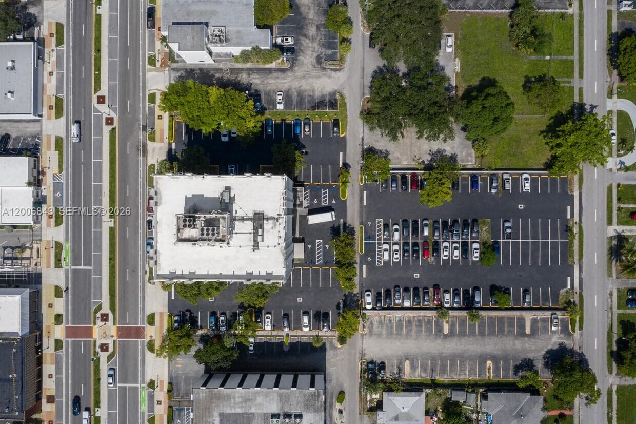 2450 Hollywood Blvd, Hollywood FL 33020