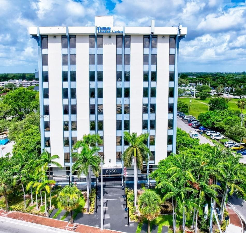 12550 Biscayne Blvd # 605, North Miami FL 33181