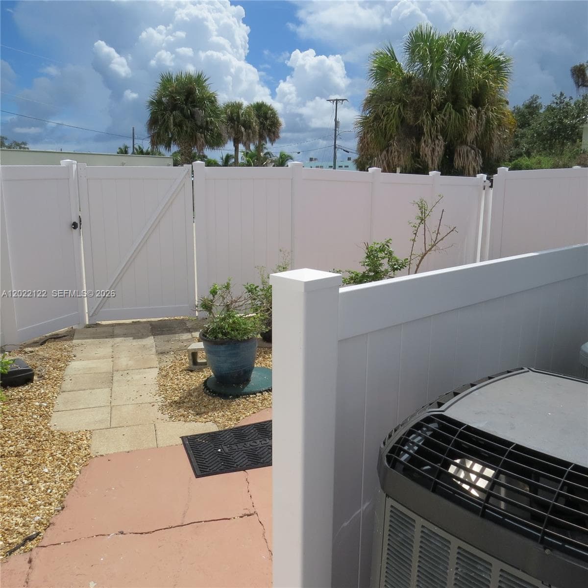 9128 SE Bridge Rd, Hobe Sound FL 33455