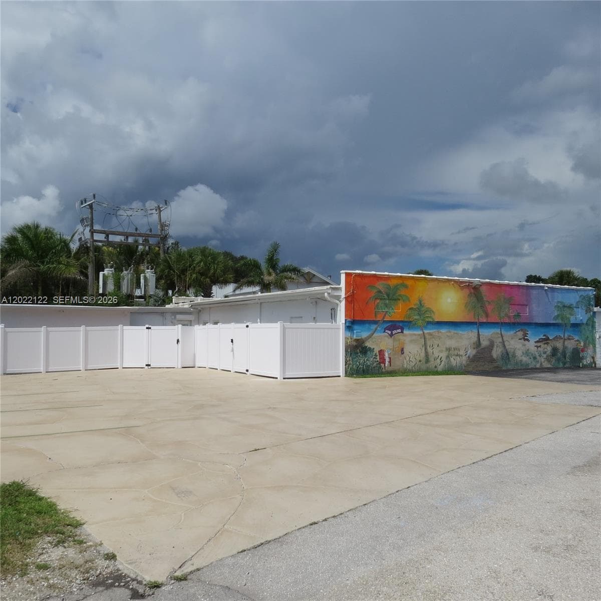 9128 SE Bridge Rd, Hobe Sound FL 33455