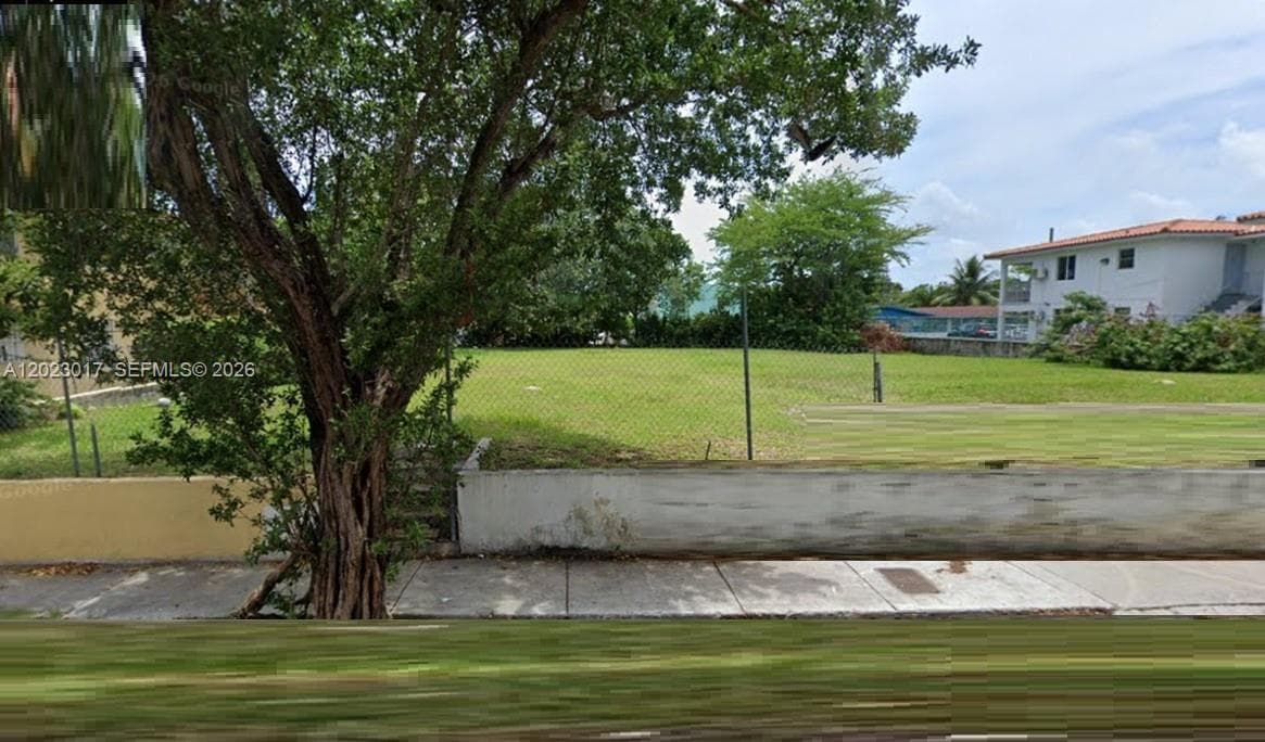 240 SW 7th Ave, Miami FL 33130