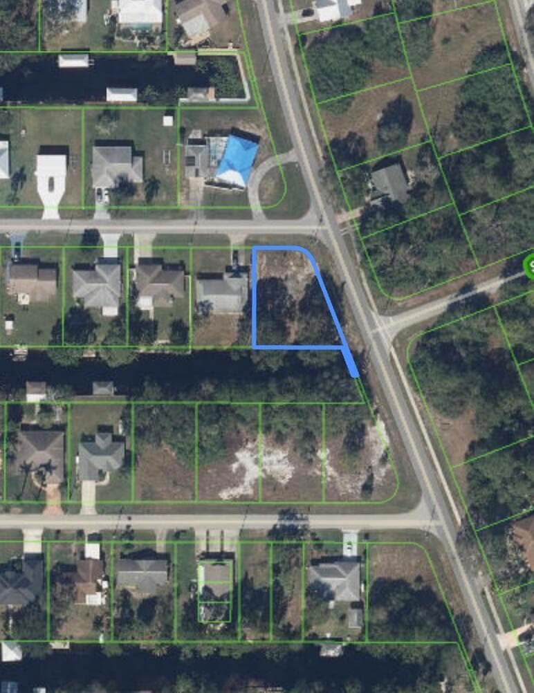100 Honeycomb Avenue, Lake Placid FL 33852