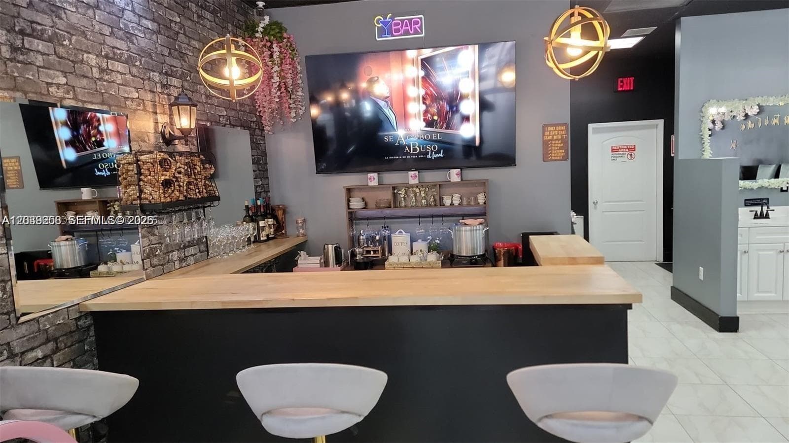 5220 Coconut Creek Pkwy, Margate FL 33063