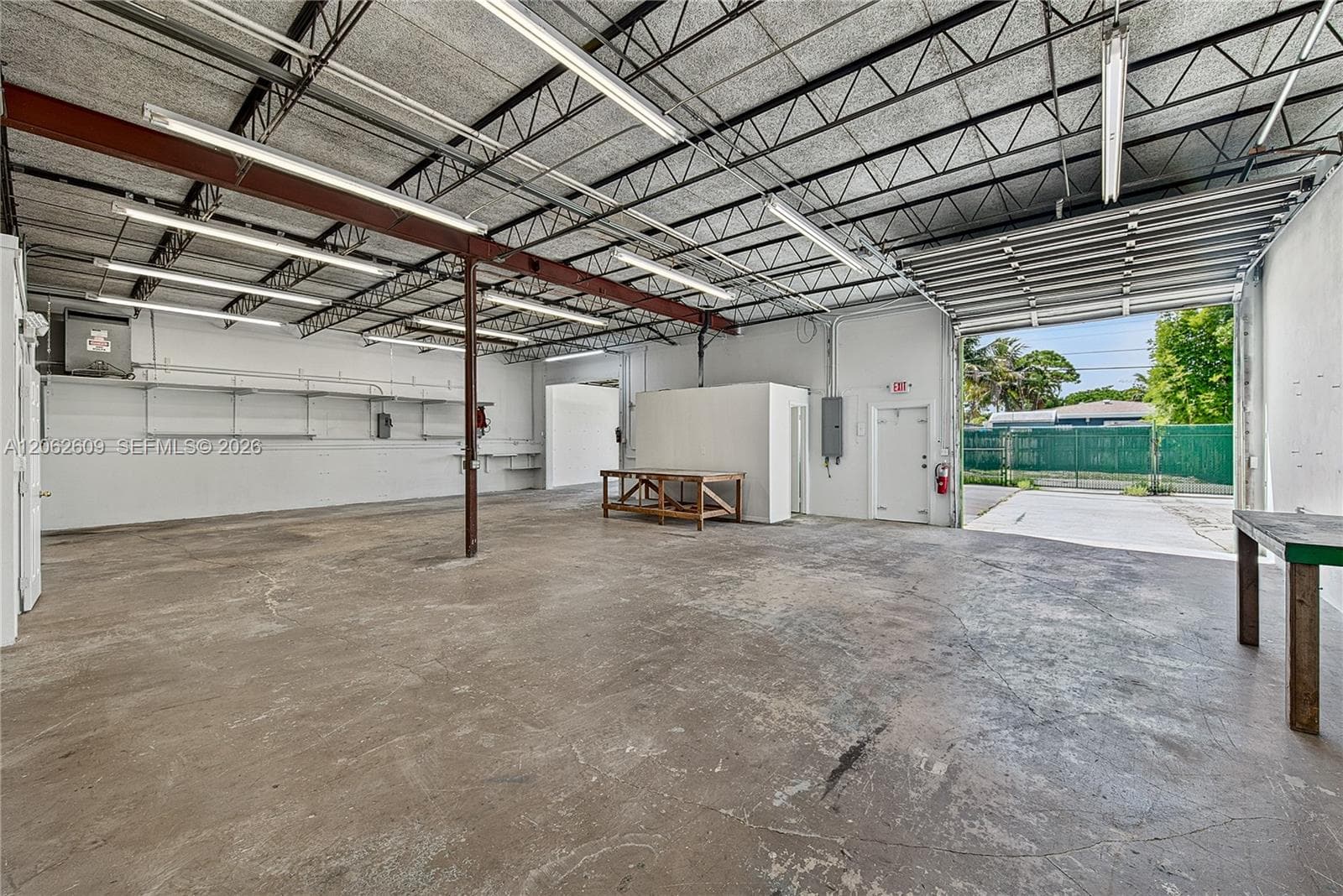 950 NE 40th Ct, Oakland Park FL 33334