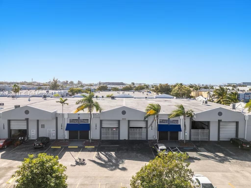 7374 NW 56th St # 7374, Miami FL 33166