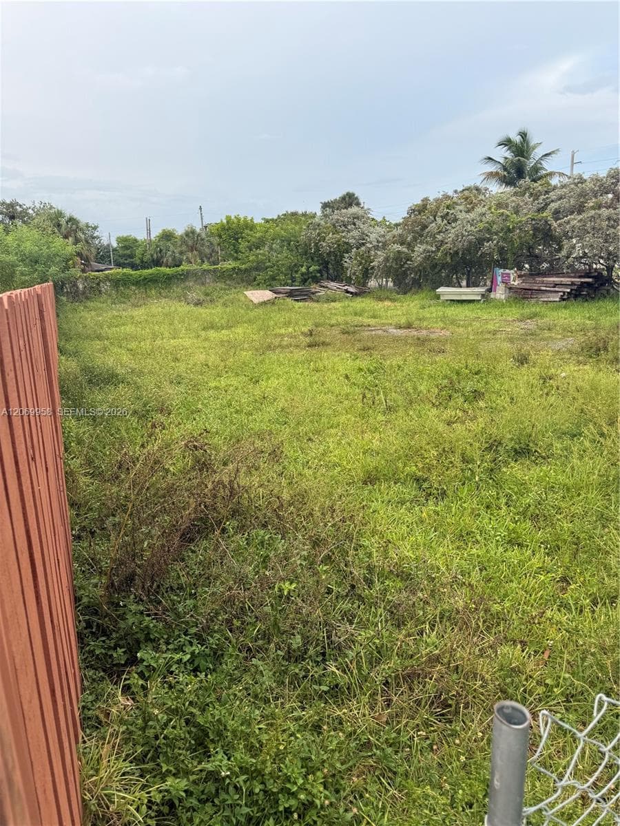 325 NW 4th St, Pompano Beach FL 33060