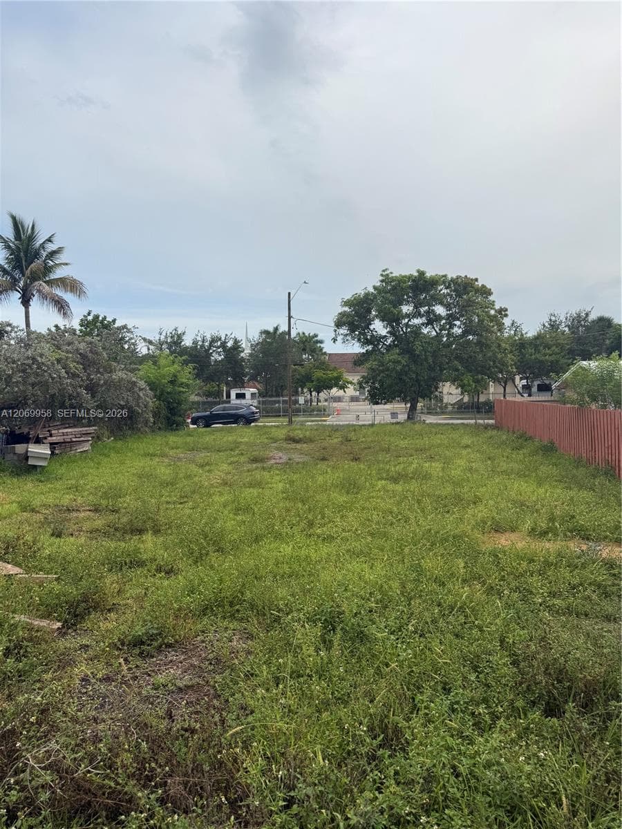 325 NW 4th St, Pompano Beach FL 33060