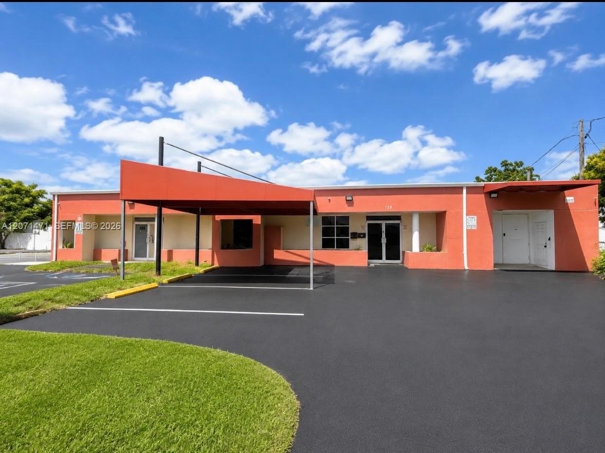 120 SW 70th Ave, Pembroke Pines FL 33023