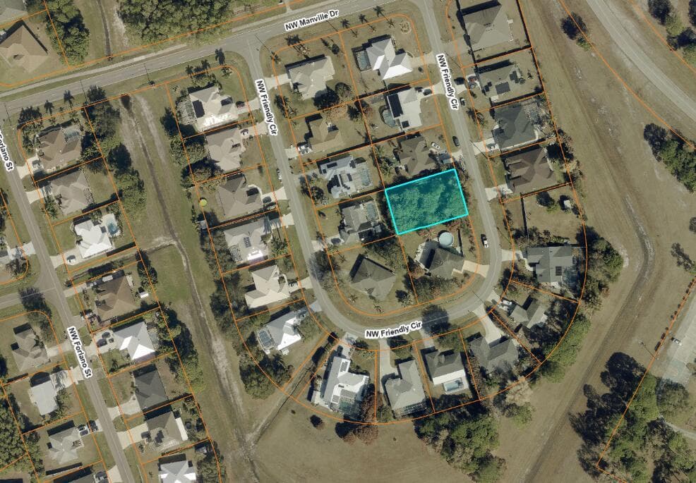 6421 NW FRIENDLY Circle, Port St. Lucie FL 34983