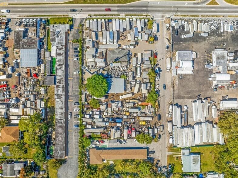 8975 NW 27th Ave, Miami FL 33147