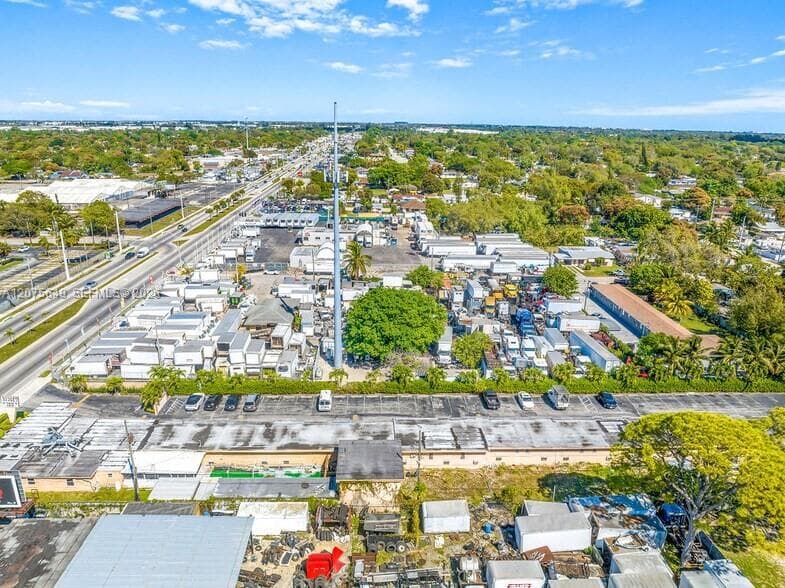 8975 NW 27th Ave, Miami FL 33147