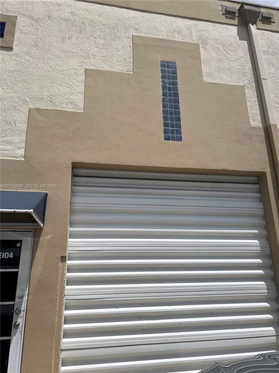 Load/Upload Door