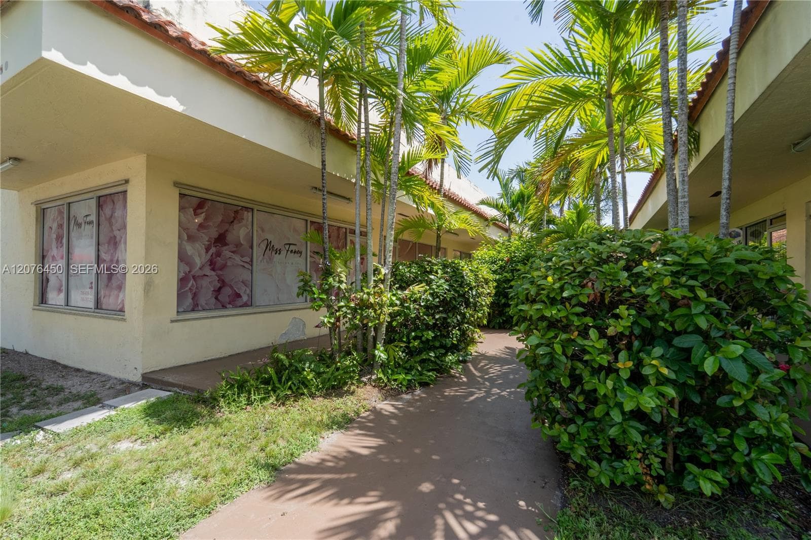 1600 W 38th Pl, Hialeah FL 33012