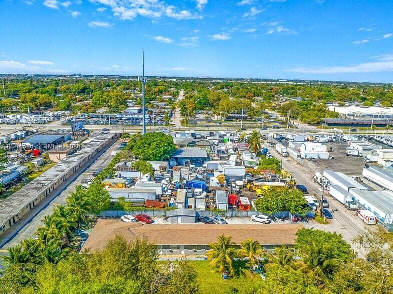 8975 NW 27th Ave, Miami FL 33147