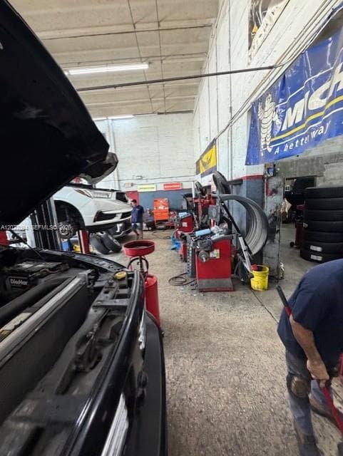 ESTABLISHED TIRE/MECHANIC SHOP, Miami FL 33142