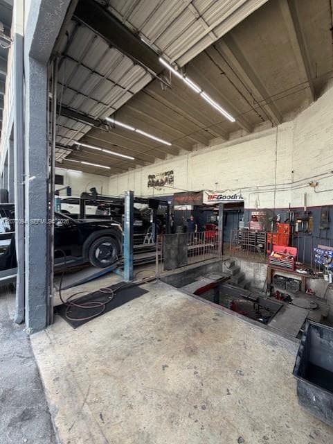 ESTABLISHED TIRE/MECHANIC SHOP, Miami FL 33142