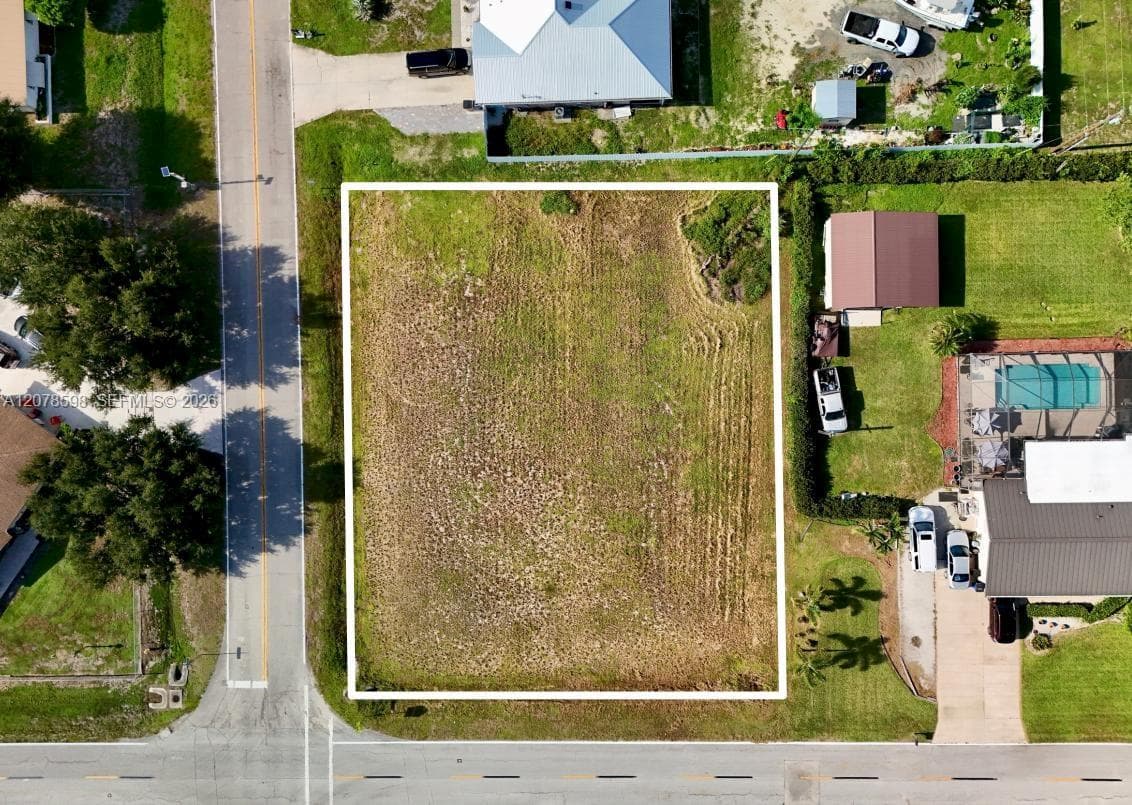 205 ARTHUR AVE, Lehigh Acres FL 33936