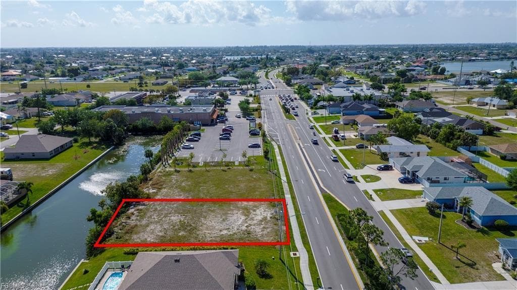 136 NICHOLAS Parkway W, Cape Coral FL 33990