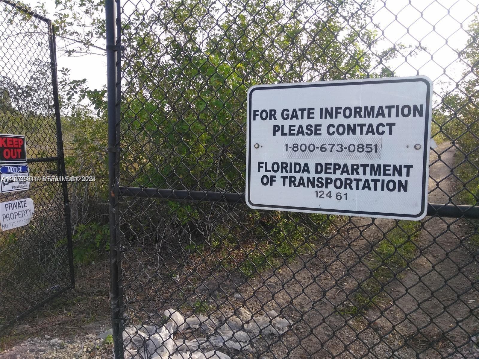 ACCESS FENCE