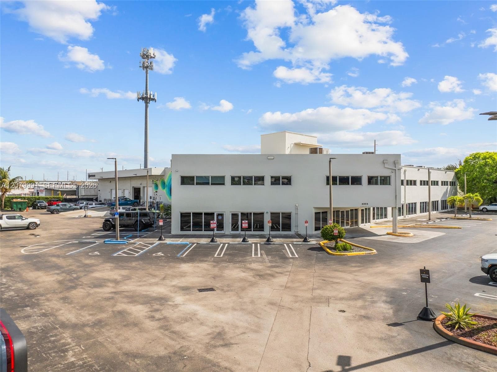 6955 NW 52nd St, Miami FL 33166