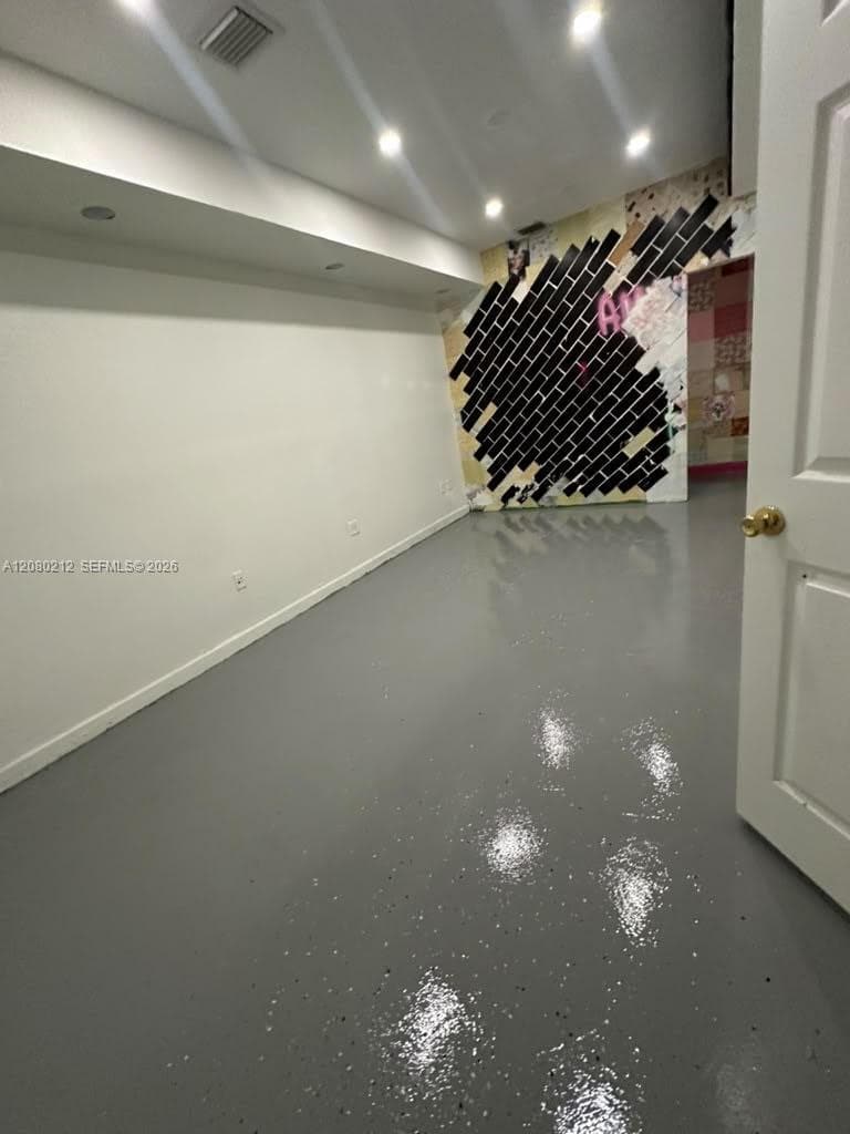 307 NW 10th Ter # 307, Hallandale Beach FL 33009