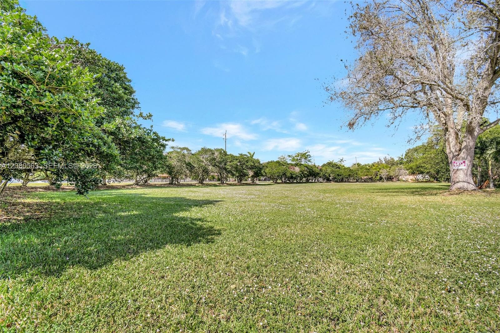 28 SW Street, Davie FL 33330