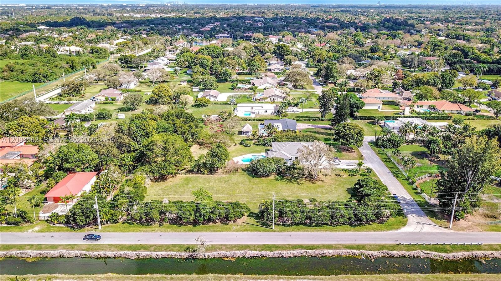 28 SW Street, Davie FL 33330