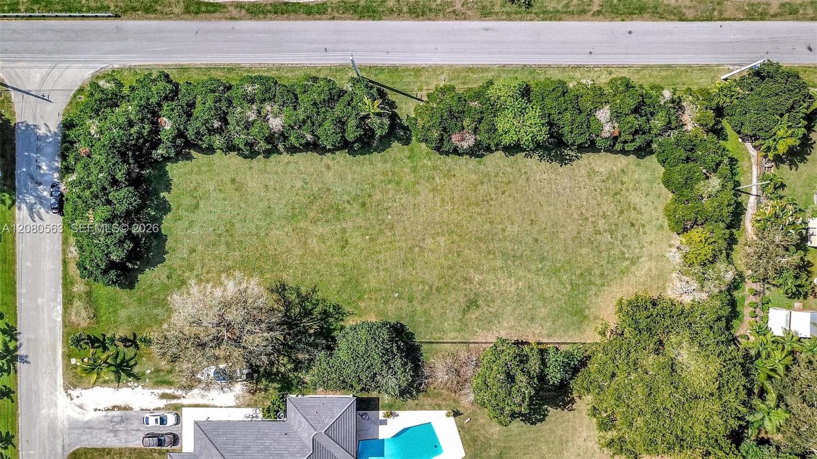 28 SW Street, Davie FL 33330