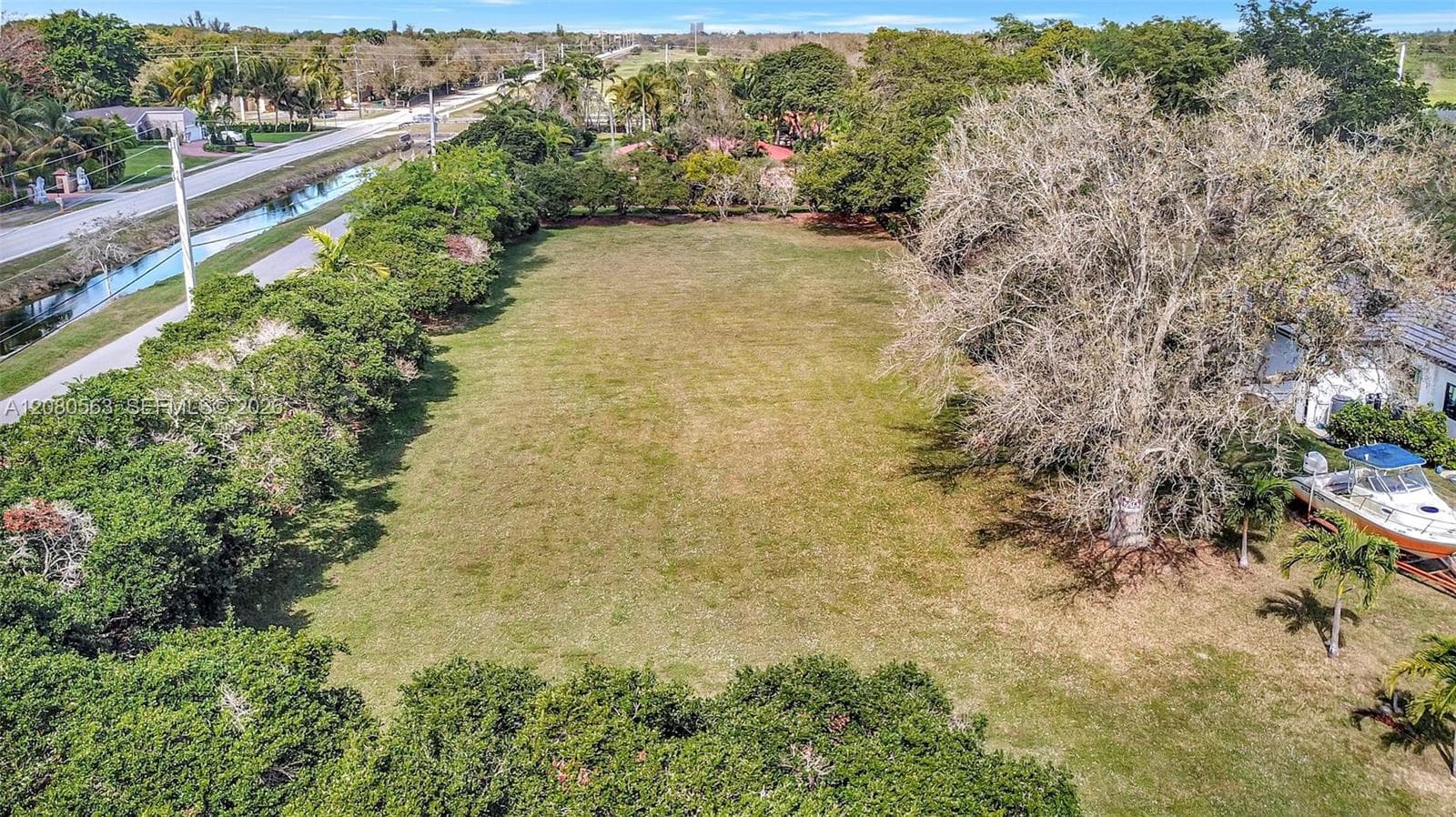 28 SW Street, Davie FL 33330