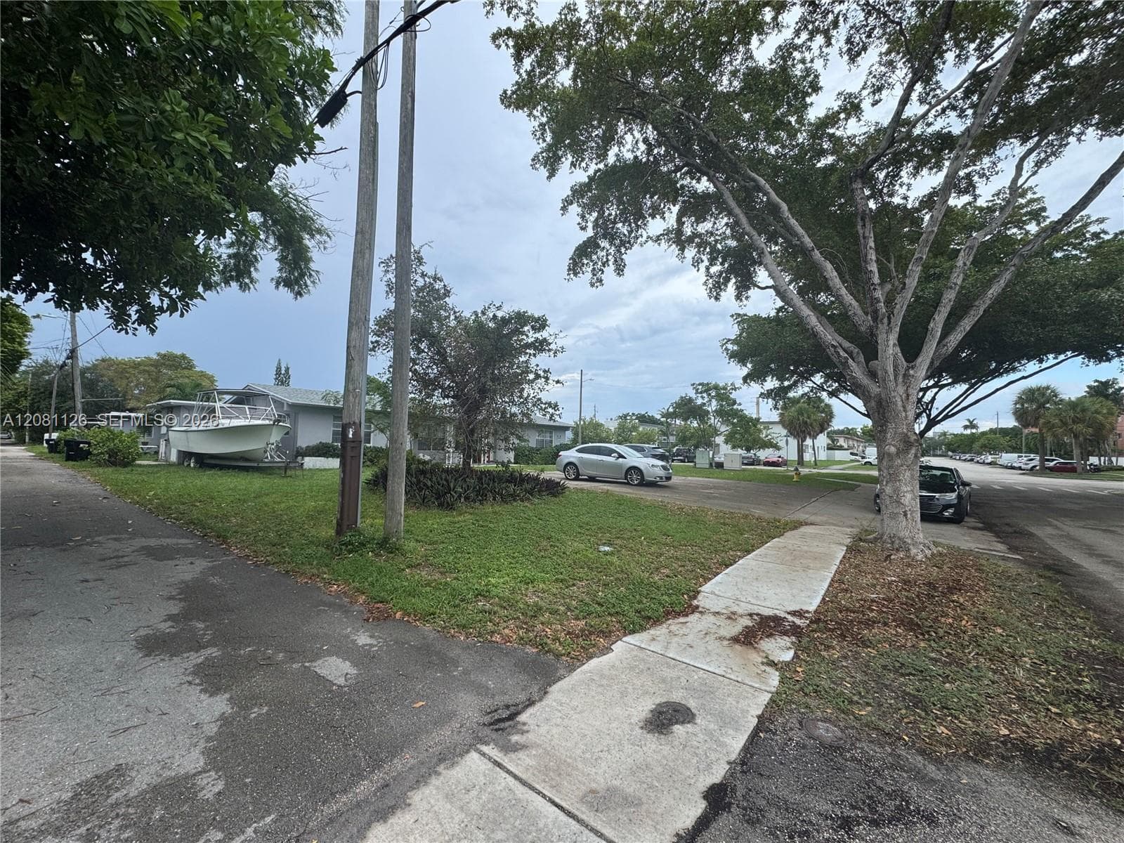 16900 NE 18th Ave, North Miami Beach FL 33162