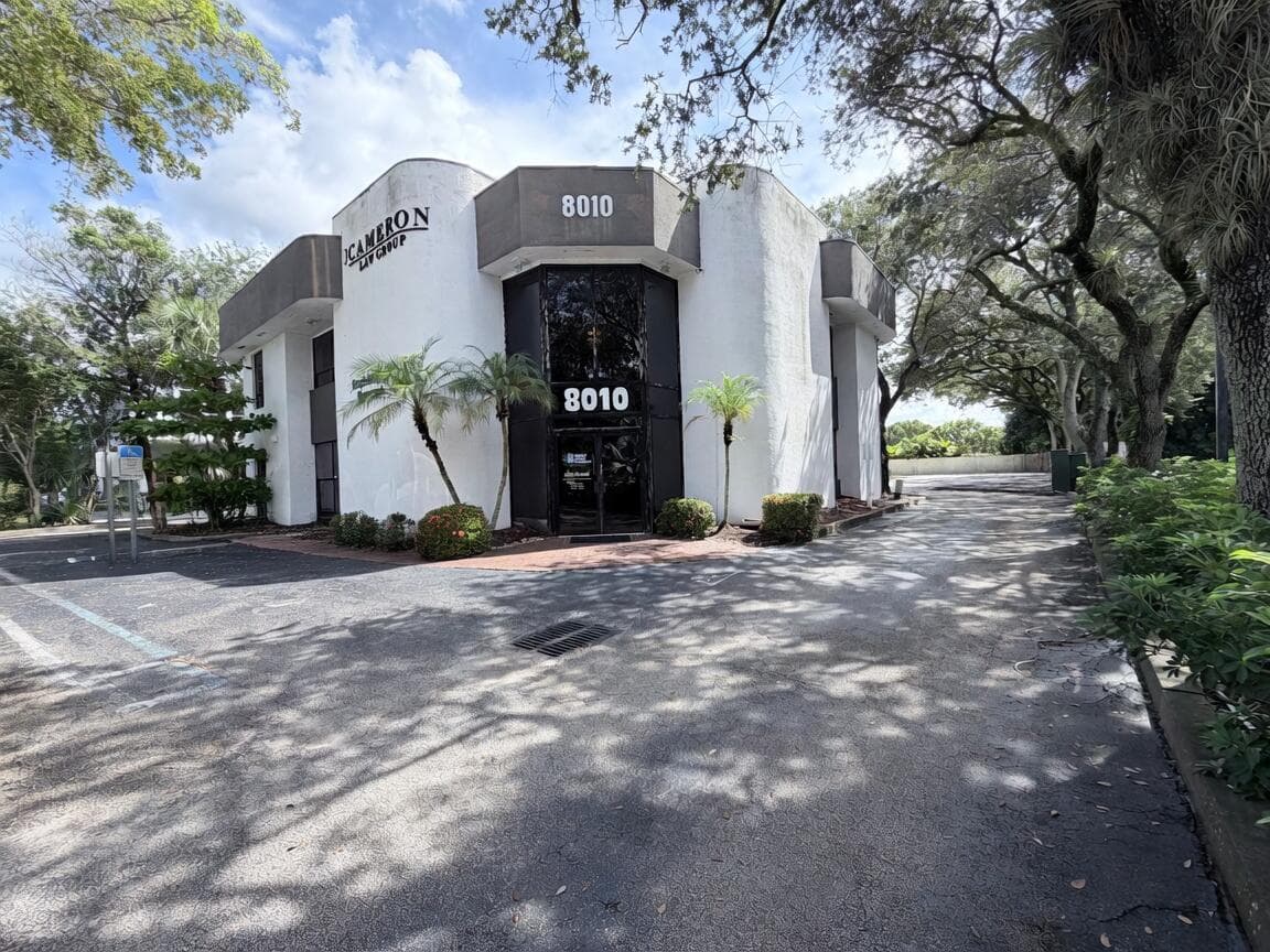 8010 N UNIVERSITY Drive, Tamarac FL 33321