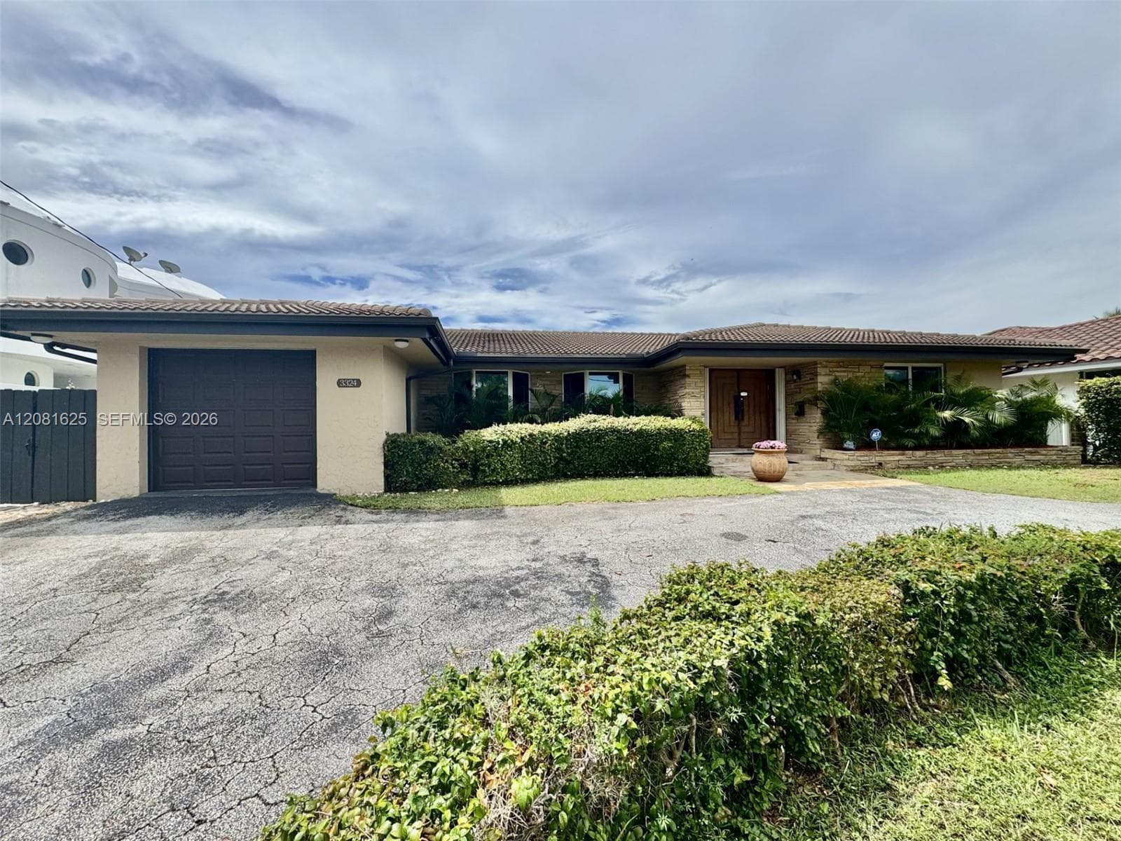 3324 NE 167th St, North Miami Beach FL 33160
