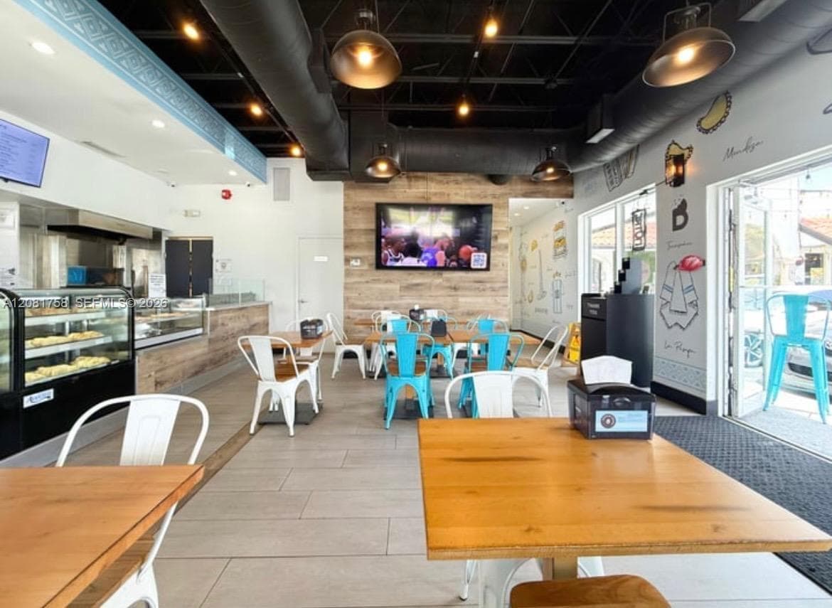 2915 E Las Olas Blvd, Fort Lauderdale FL 33316