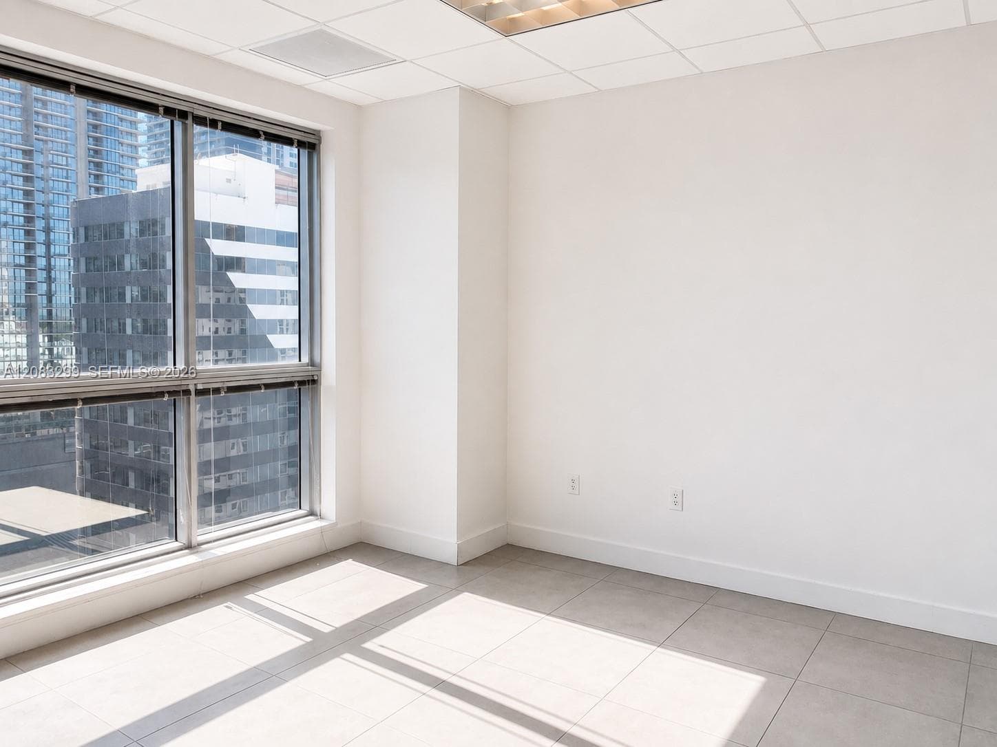 175 SW 7th St # 1809, Miami FL 33130